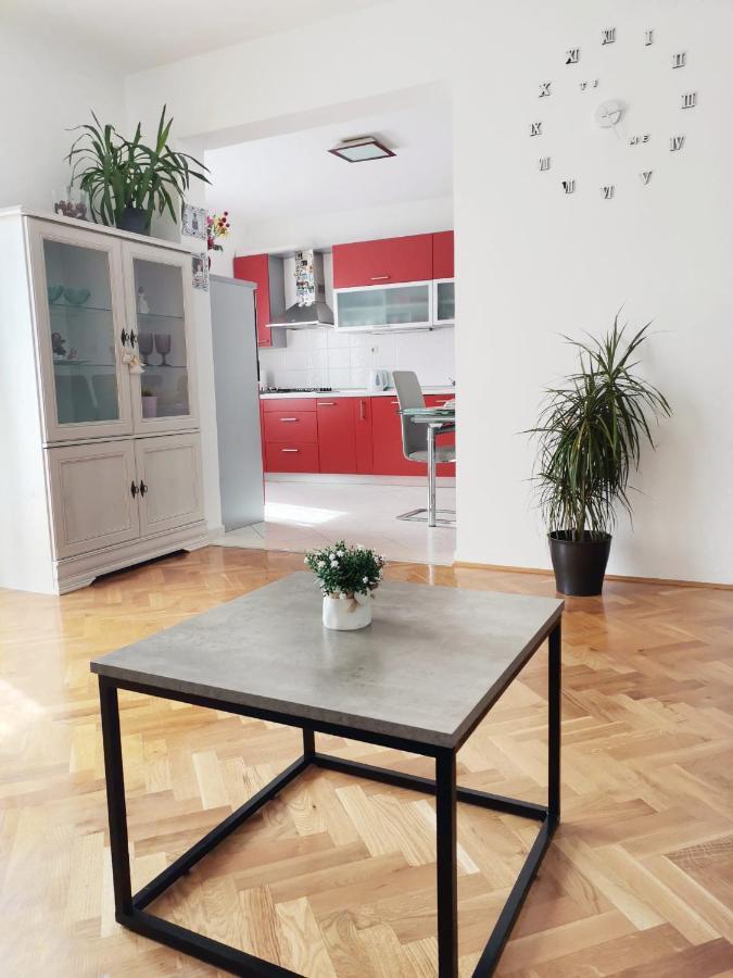 Apartman Pejic Podstrana Eksteriør billede